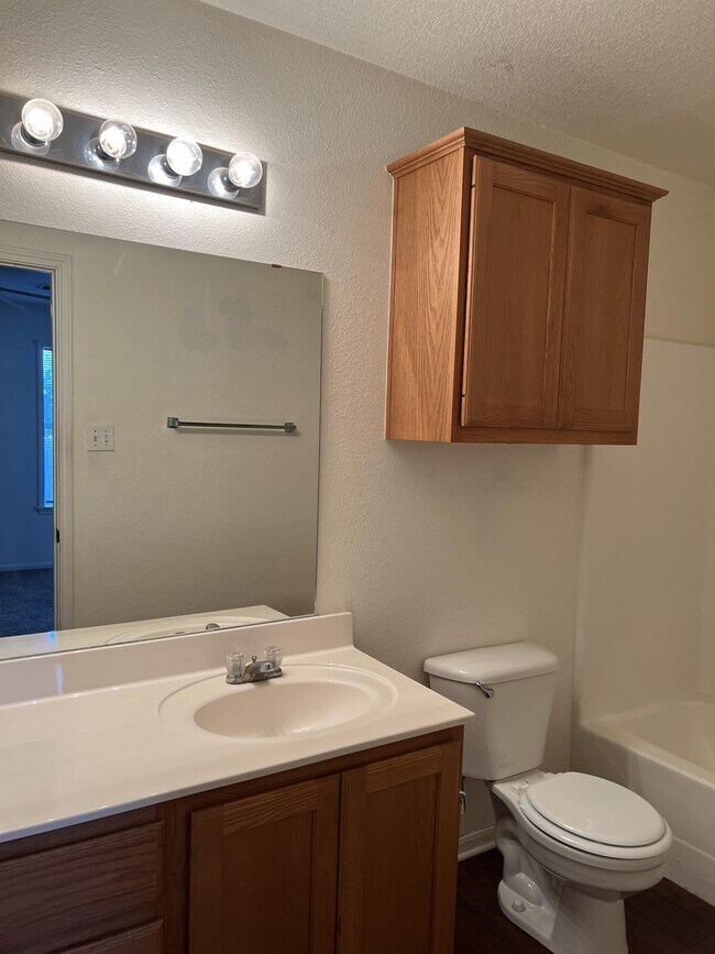 Building Photo - 1751 Rock Hollow Loop