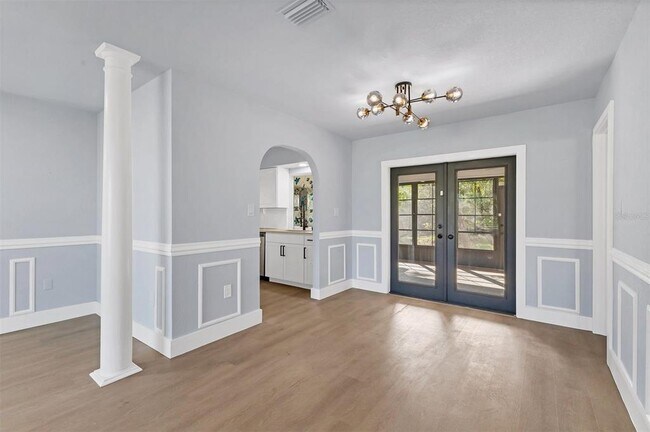 Building Photo - 4290 Yucatan Cir