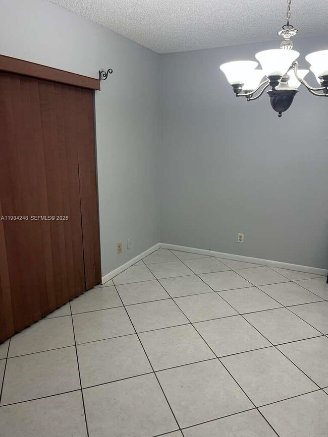 Building Photo - 9787 Riverside Dr