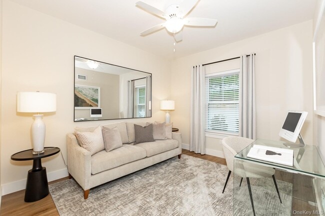 Building Photo - 1741 Deer Park Ave