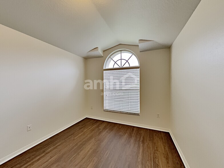 Building Photo - 30640 Tremont Dr