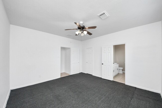 Building Photo - 21738 Sierra Long Dr