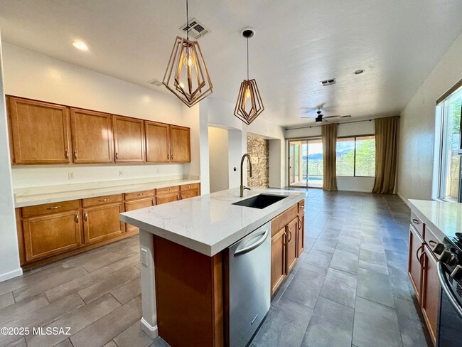 Building Photo - 13743 N High Mountain View Pl