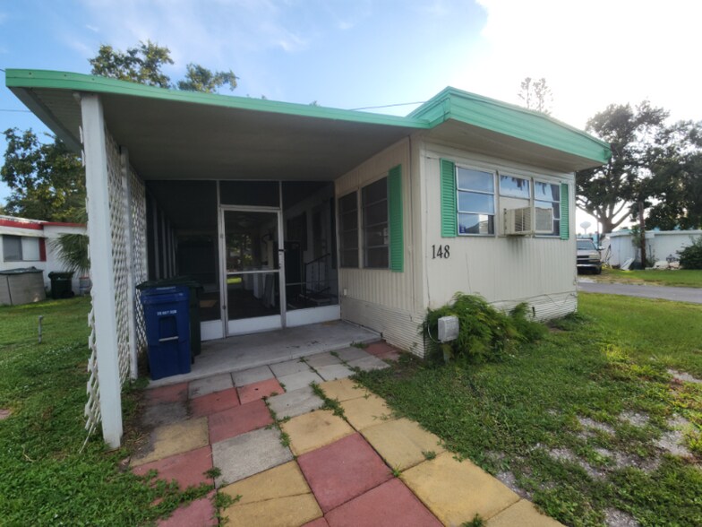 Primary Photo - 2320 Bee Ridge Rd