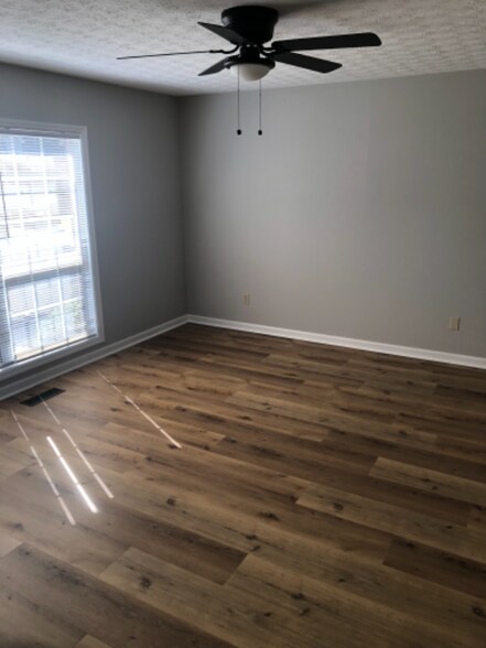 Building Photo - 524 Autumndale Dr