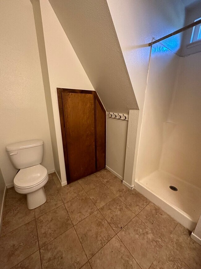 Building Photo - 2031 Oroville-Chico Hwy