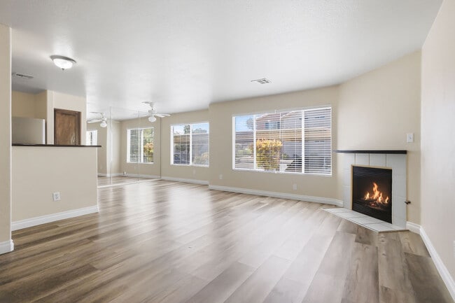 Building Photo - 350 S Durango Dr
