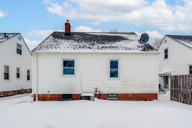 Building Photo - Welcome to a well-maintained 3-bedroom 1-bath home - Willowick, OH 44095