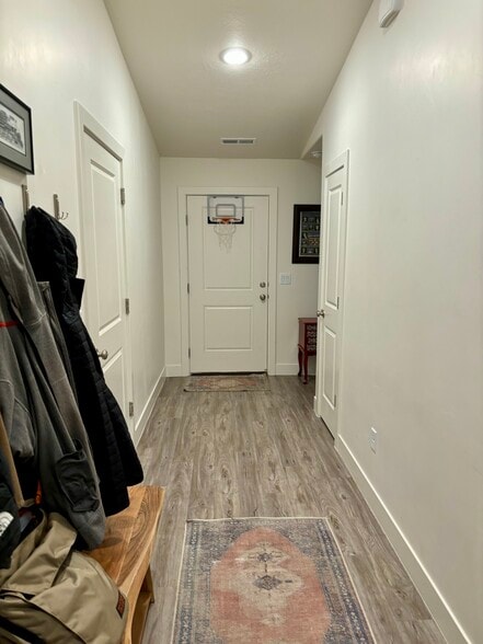 Building Photo - 919 Ironwood Dr