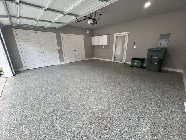 Building Photo - 2602 N Ward Dr