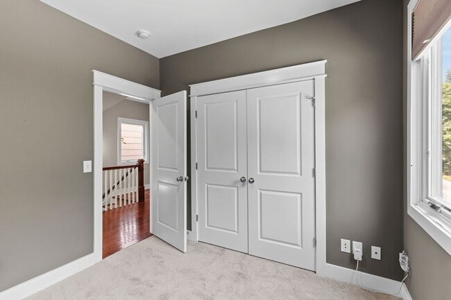 Building Photo - 4 Bedroom/ 2.5 Bath Home in East Nashville...