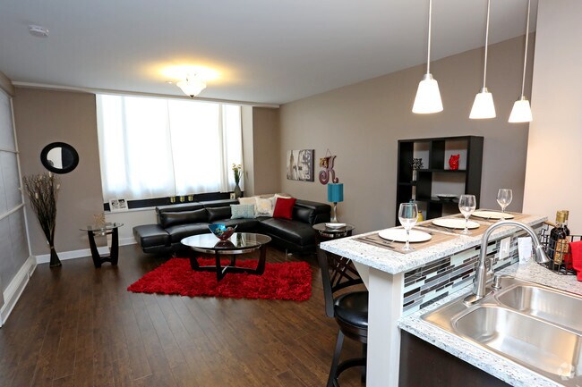 1BR, 1BA - 765 SF - Living Room - Kunkel Square