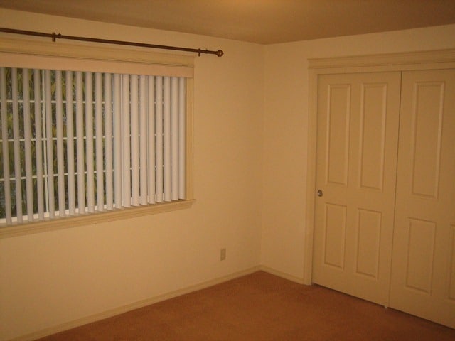 Building Photo - 2Bd/1.5Ba Two Story Condo - Available to View!
