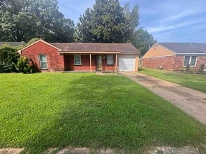 Building Photo - 3021 Ashwood St