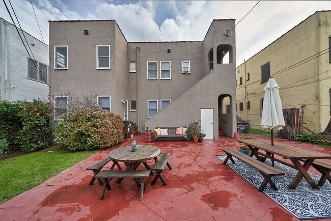 Building Photo - 1237 Hi Point St