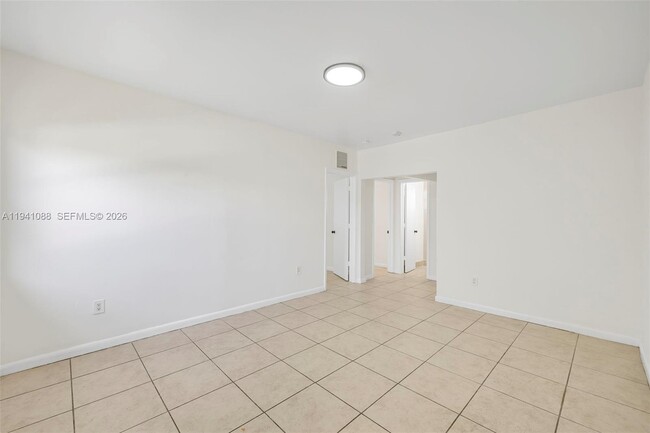 Building Photo - 575 NE 82nd St