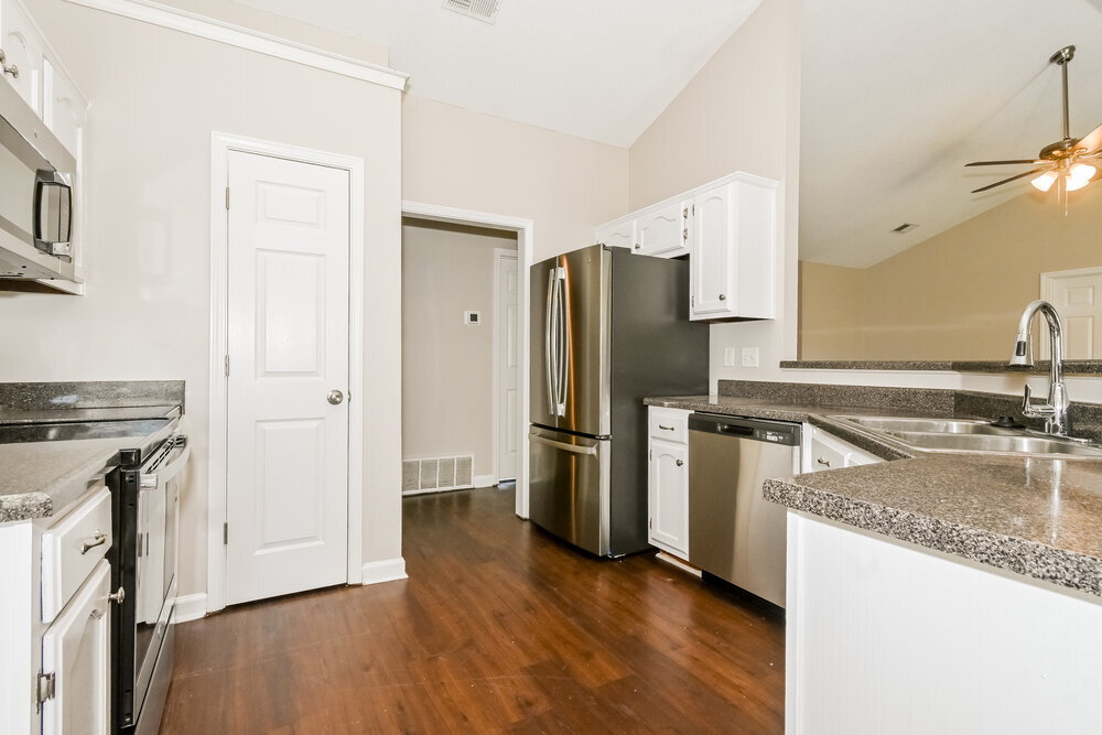 Building Photo - 7892 Jane Ayre Dr