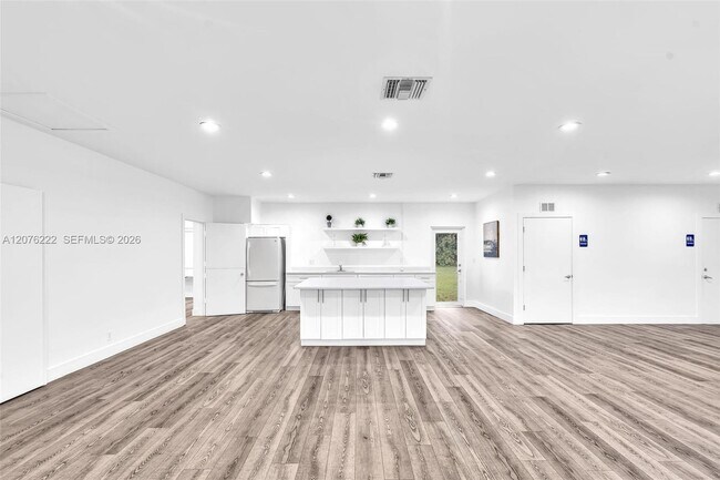 Building Photo - 101 SW 75th Ave