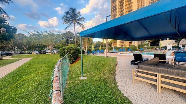 Building Photo - 18151 NE 31st Ct