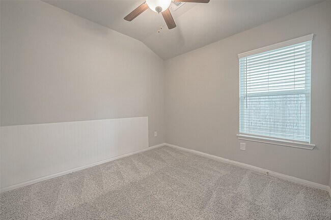 Building Photo - 331 Hbr Frst Ln