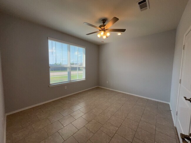 Building Photo - 24026 Hay Iron Dr