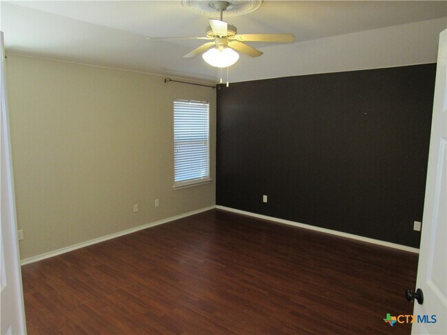 Building Photo - 5812 Montrose Dr