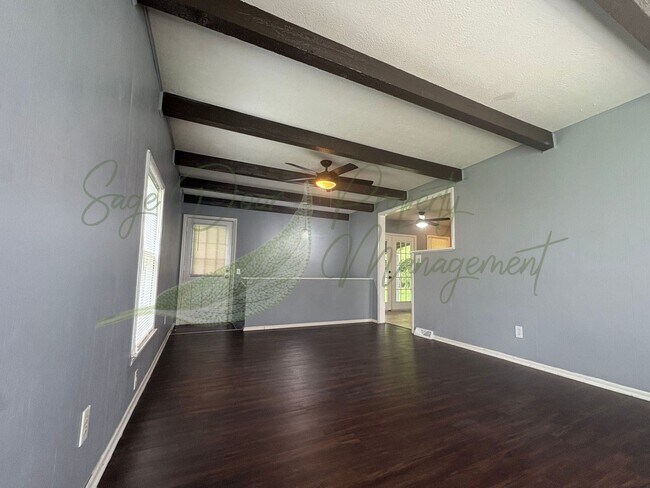 Building Photo - MODERN RENOVATIONS!!!