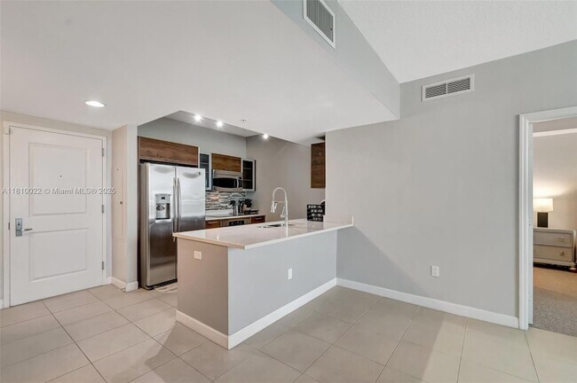 Building Photo - 480 Hibiscus St