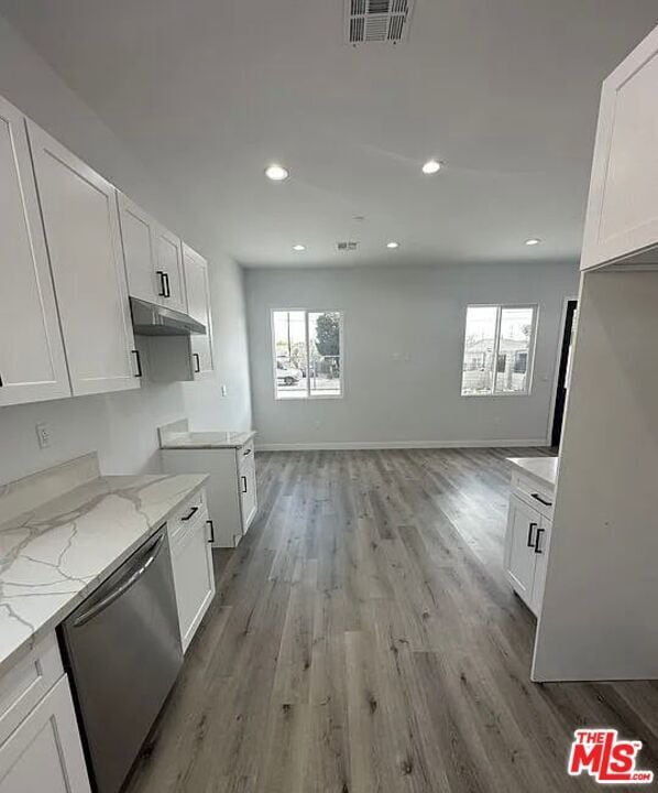 Building Photo - 6829 Bellaire Ave