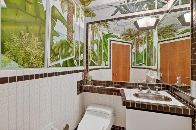 Building Photo - 1330 Ocean Dr