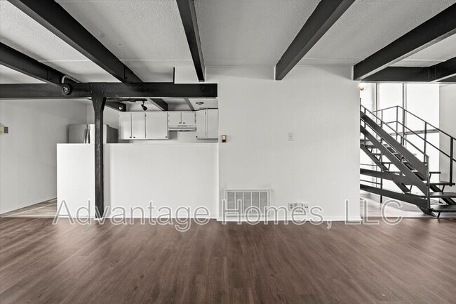 Building Photo - 914 N 70th St