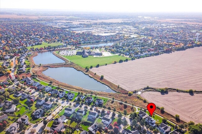 Building Photo - 24525 Champion Dr