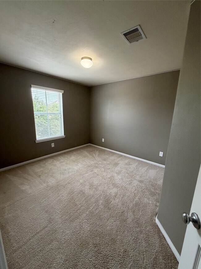 Building Photo - 23623 Plantation Pines Ln