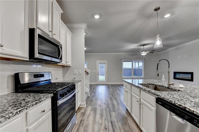 Building Photo - 3230 Westgate Park Dr