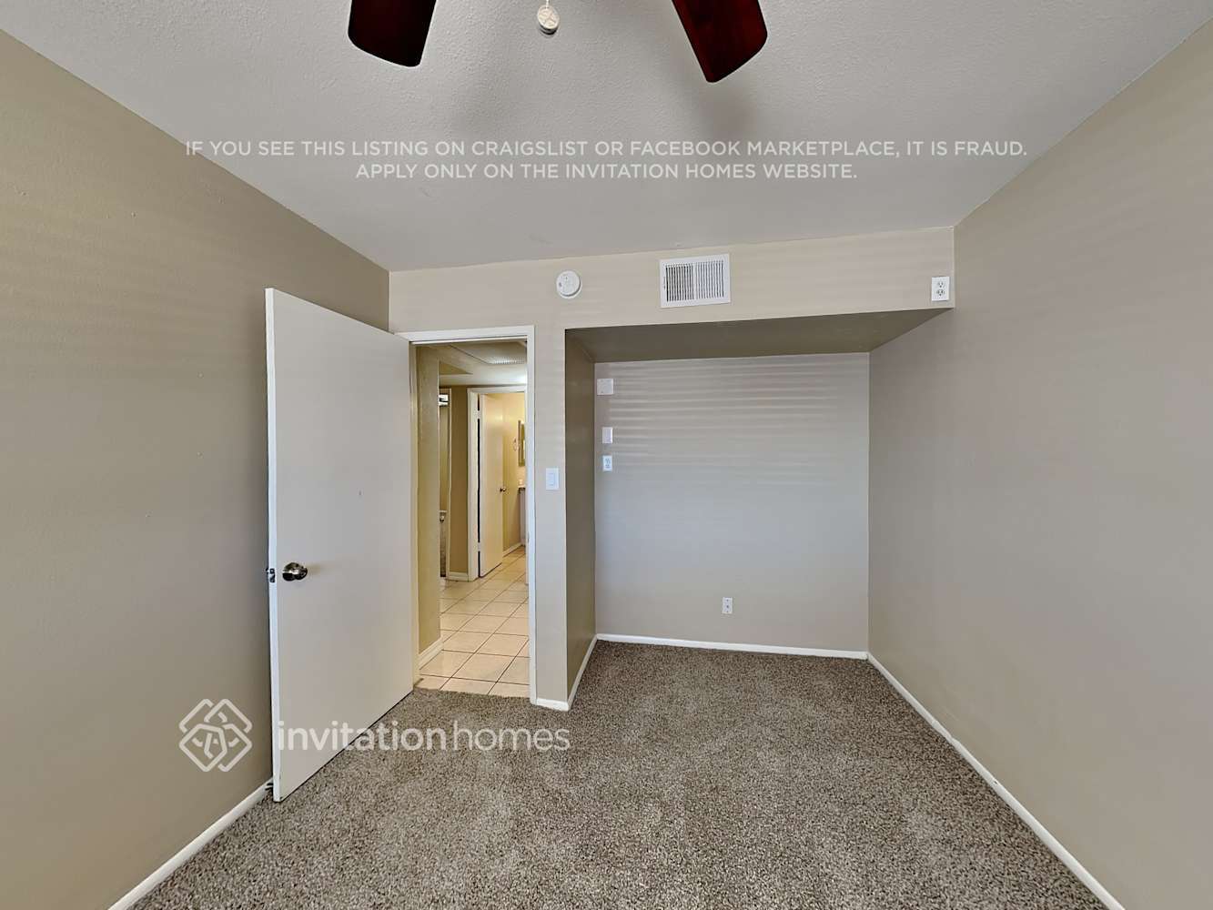 Building Photo - 4122 W Echo Ln