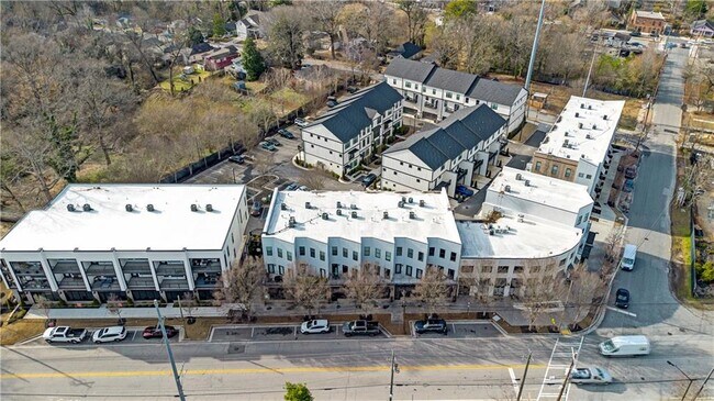 Building Photo - 2030 Main St NW