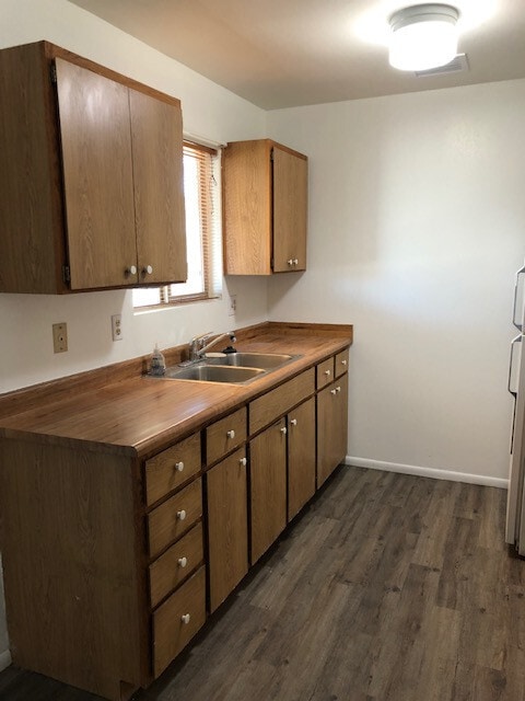 Building Photo - Two Bedroom + Office/Den in Prescott Valley