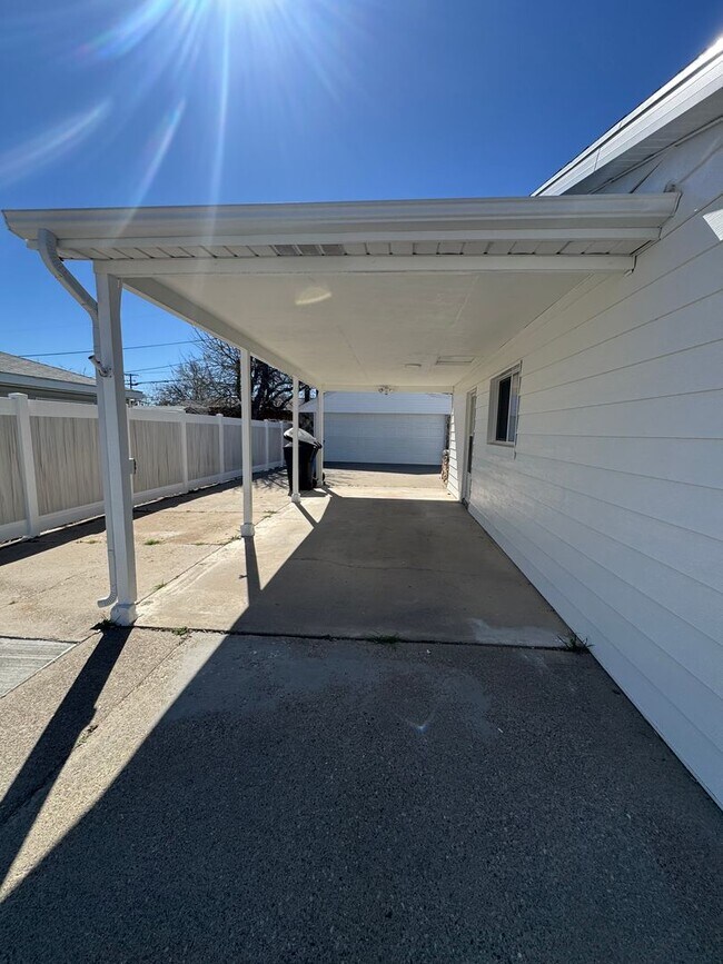 Building Photo - Beautiful home for rent in Salt Lake City!