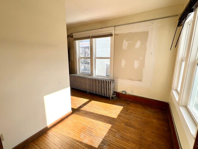 Building Photo - 216 E South St