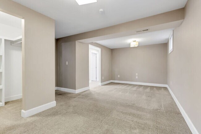 Building Photo - 6260 W 61st Ave