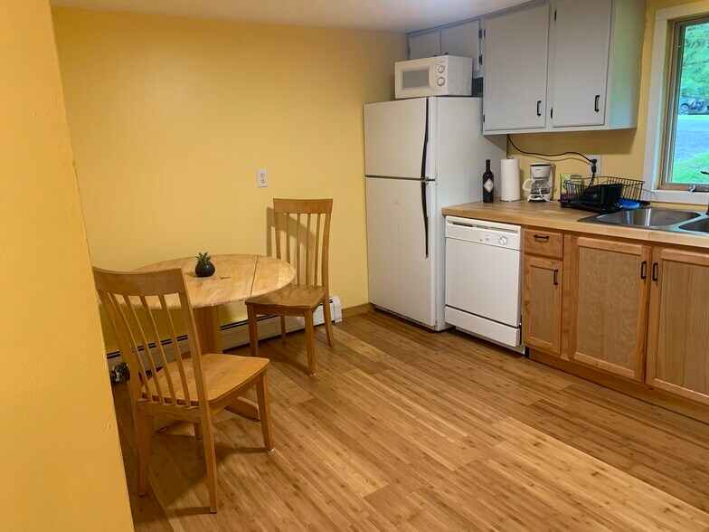 Building Photo - 106 Pineview Ter