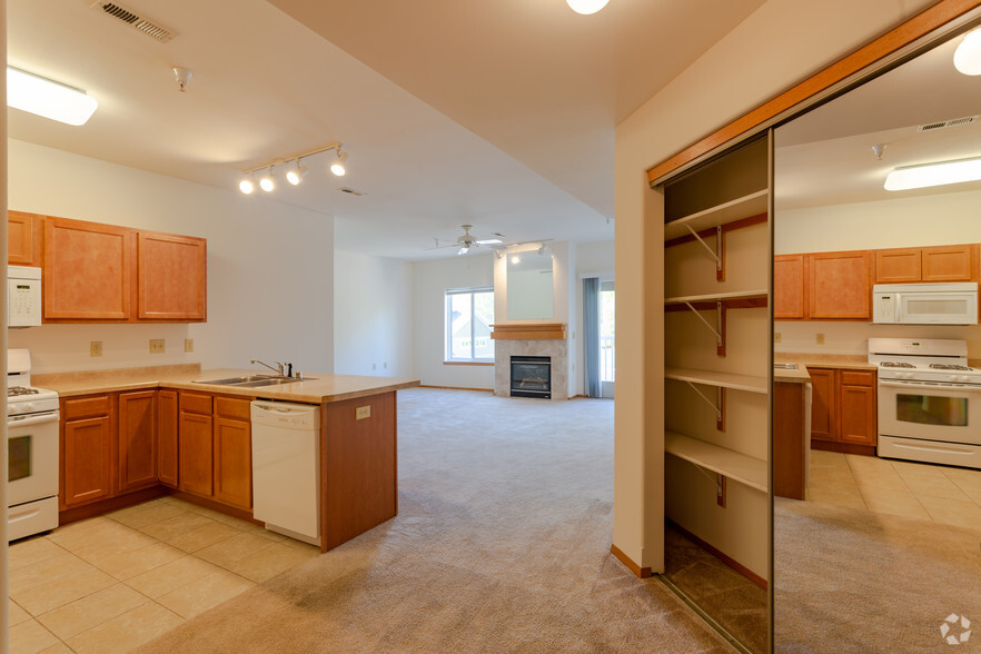 1BR, 1BA - Woodsview Apartments