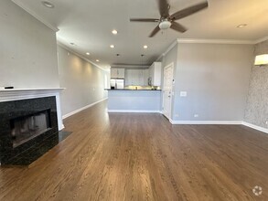 Building Photo - 3 bedroom in Chicago IL 60618