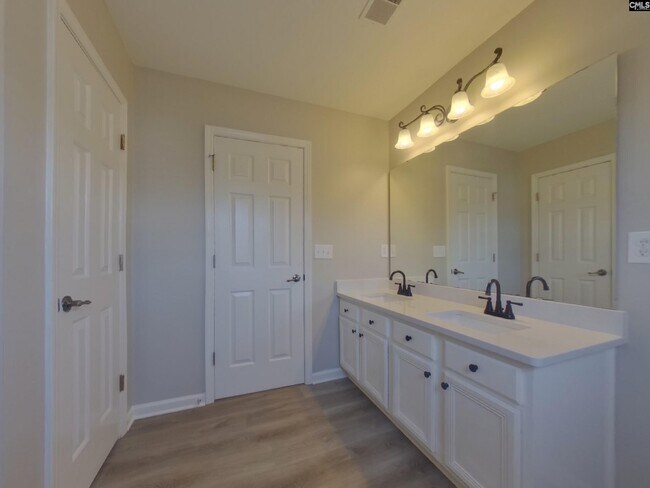 Building Photo - 379 Charter Oak Ct