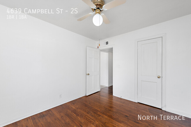 Building Photo - 1BR with Hardwood Floors Near UMKC