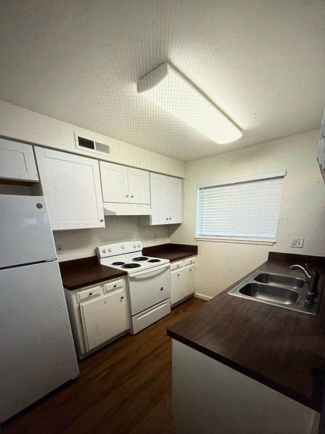 Building Photo - 615 Rancheria Dr