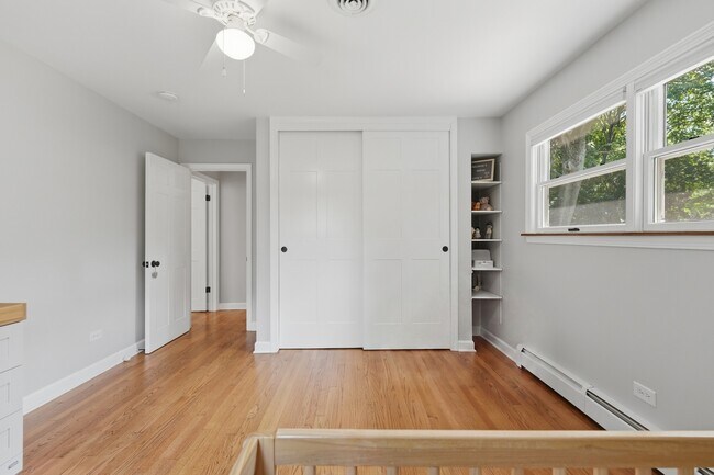 Building Photo - 317 E Forest Ln