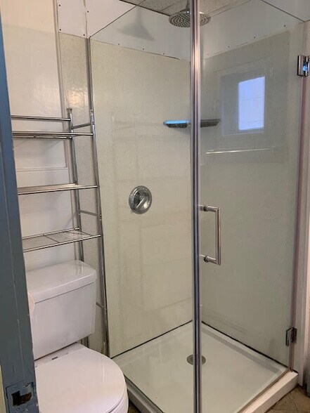 Building Photo - 127 College Ave