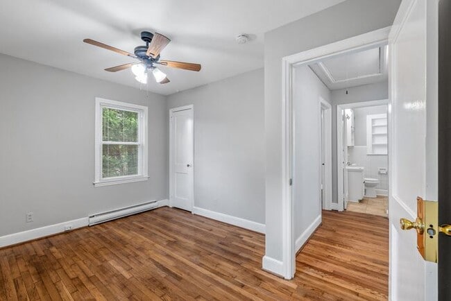 Building Photo - Updated Home- Near State Street! LR, DR, J...