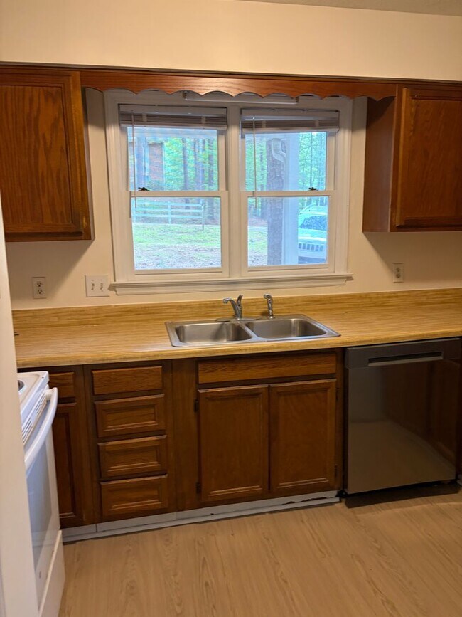 Building Photo - 4804-4806